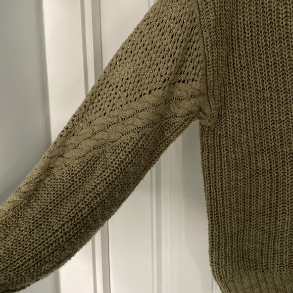 American eagle v-neck sweater - Picture 3 of 3